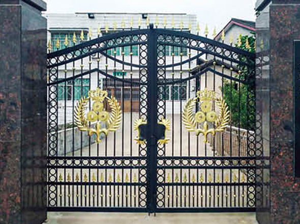 鐵藝大門(mén)定制