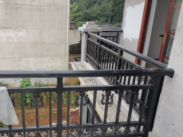 鋅鋼陽臺(tái)護(hù)欄